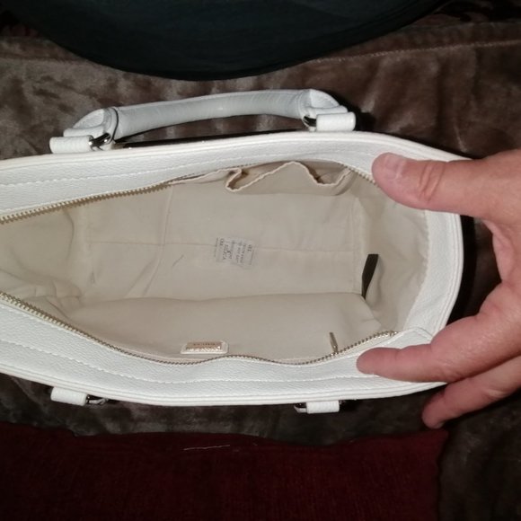 Guess Satchel - Picture 6 of 7